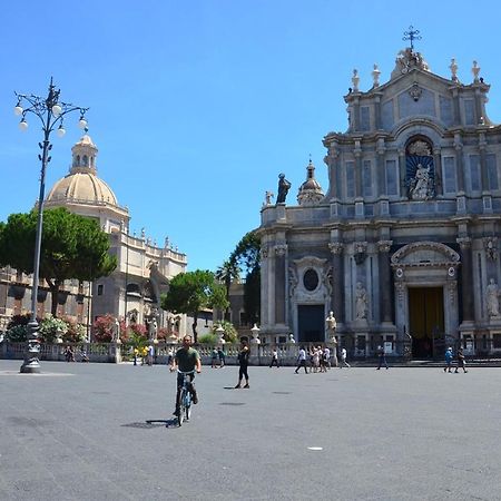 Tre Stelle Al Duomo Acomodação com café da manhã Catânia Exterior foto